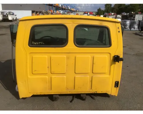 STERLING 9500 SERIES Cab