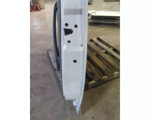 STERLING A9500 1999-2001 DOOR ASSEMBLY, FRONT