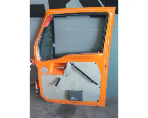 STERLING A9500 1999-2010 DOOR ASSEMBLY, FRONT