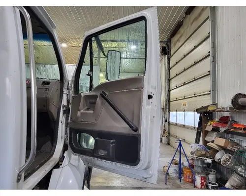 STERLING A9500 1999-2010 DOOR ASSEMBLY, FRONT