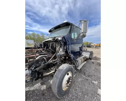 STERLING A9500 SERIES Complete Vehicle