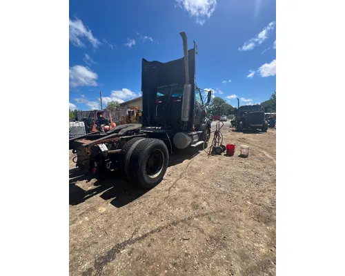 STERLING A9500 SERIES Complete Vehicle