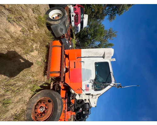 STERLING A9500 SERIES Complete Vehicle