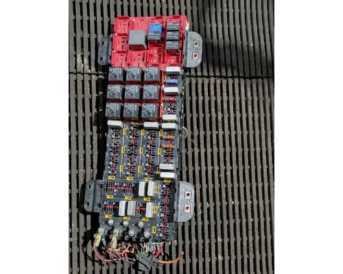 STERLING A9500 SERIES Fuse Box
