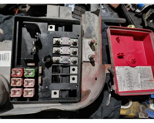 STERLING A9500 SERIES Fuse Box