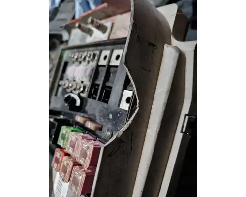 STERLING A9500 SERIES Fuse Box