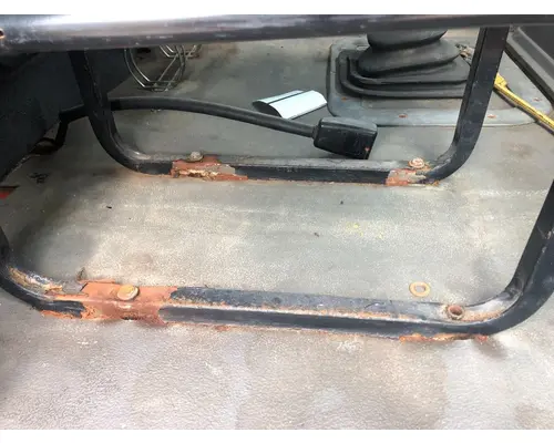 STERLING A9500 SERIES Seat (non-Suspension)