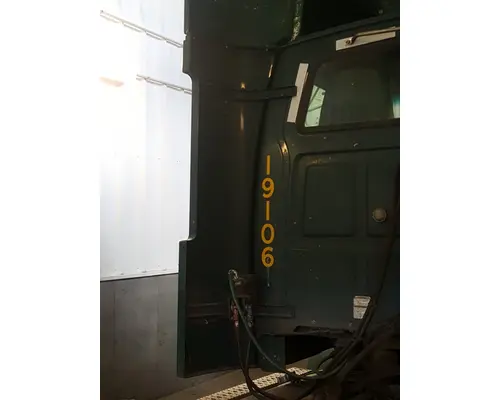 STERLING A9500 SERIES Sleeper Fairing