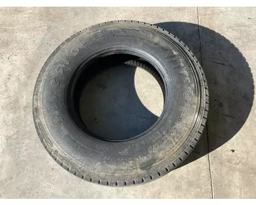 STERLING A9500 SERIES Tires