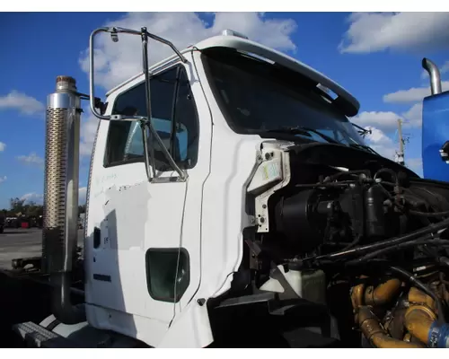 STERLING A9500 CAB