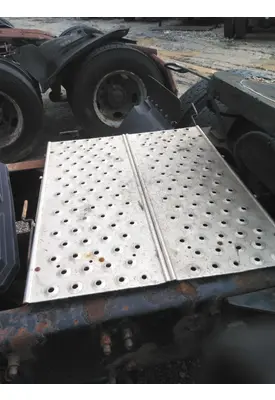 STERLING A9500 DECK (CATWALK) STEP