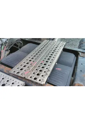 STERLING A9500 DECK (CATWALK) STEP