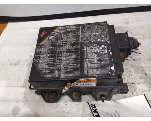 STERLING A9500 FUSE BOX