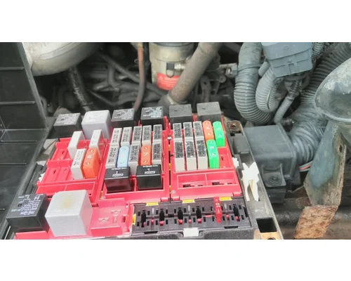 STERLING A9500 FUSE BOX