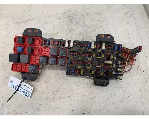 STERLING A9500 Fuse Box