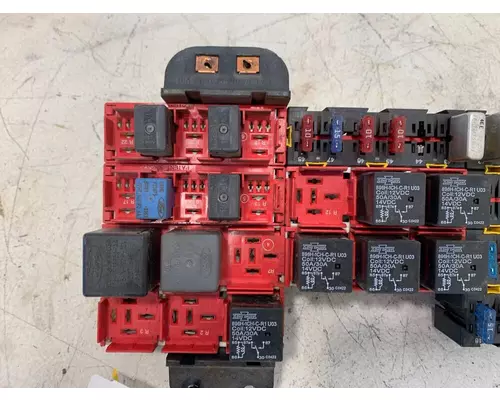 STERLING A9500 Fuse Panel