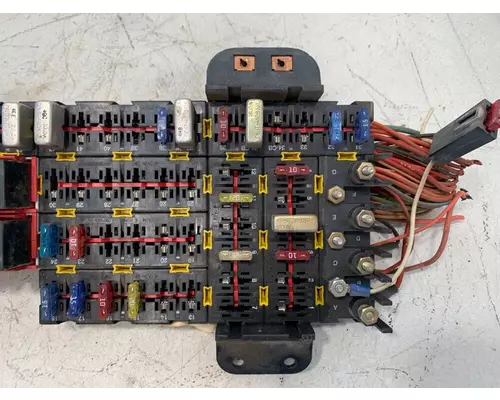 STERLING A9500 Fuse Panel