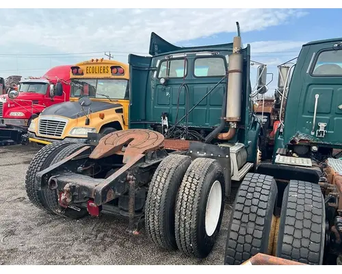STERLING A9513 Complete Vehicle