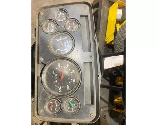 STERLING A9513 Instrument Cluster