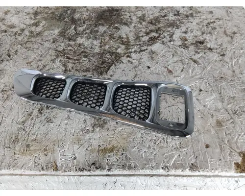 STERLING ACTERRA 5500 AIR INTAKE LOUVERCOVER