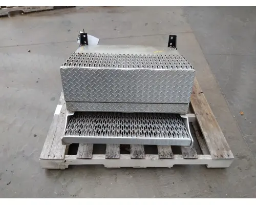 STERLING ACTERRA 5500 BATTERY BOX