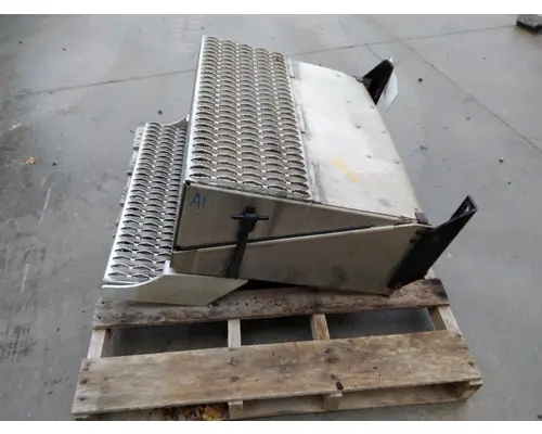 STERLING ACTERRA 5500 BATTERY BOX