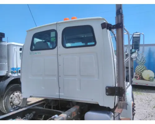 STERLING ACTERRA 5500 CAB