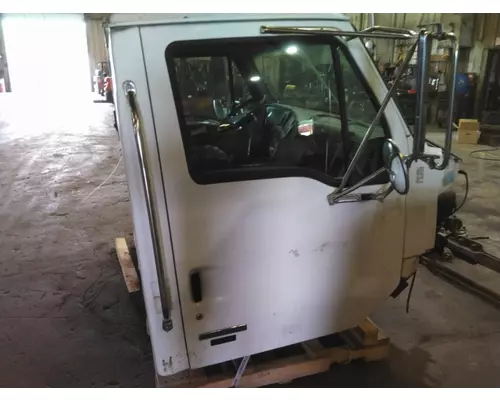 STERLING ACTERRA 5500 CAB