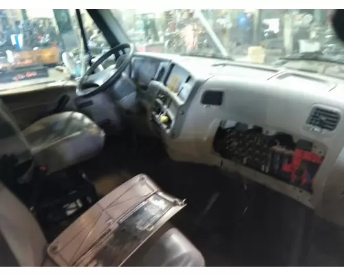 STERLING ACTERRA 5500 CAB