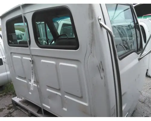 STERLING ACTERRA 5500 CAB