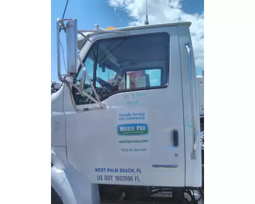STERLING ACTERRA 5500 DOOR ASSEMBLY, FRONT