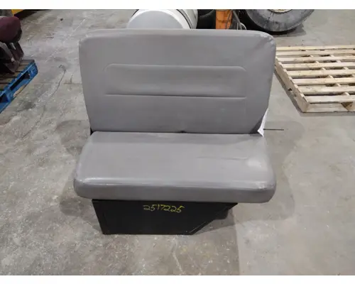 STERLING ACTERRA 5500 SEAT, FRONT