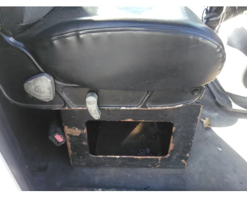 STERLING AT9513 SEAT, FRONT