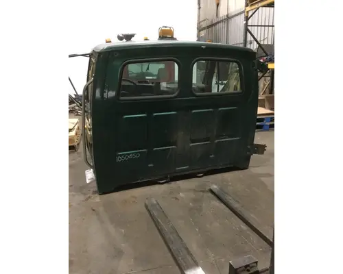 STERLING L7500 SERIES Cab