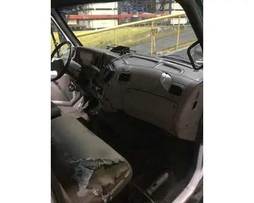 STERLING L7500 SERIES Cab