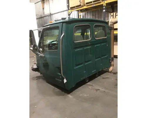 STERLING L7500 SERIES Cab