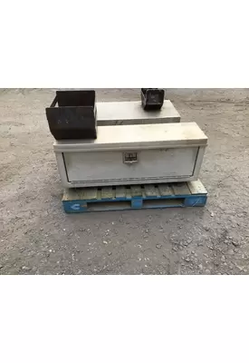 STERLING L7500 SERIES Tool Box