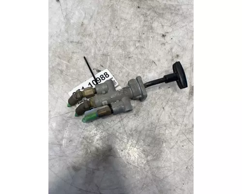 STERLING L7500 Brake Proportioning Valve