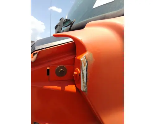 STERLING L7500 COWL