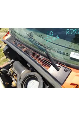 STERLING L7500 COWL