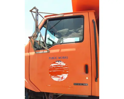 STERLING L7500 DOOR ASSEMBLY, FRONT