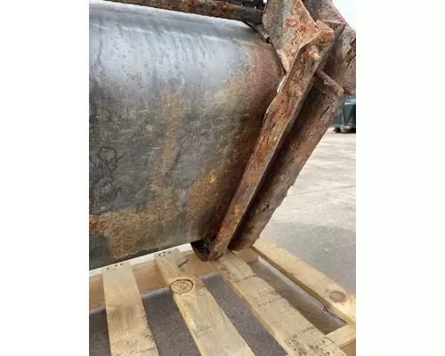 STERLING L7500 Fuel Tank