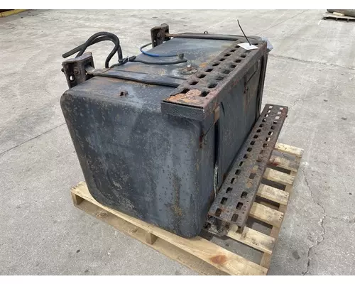 STERLING L7500 Fuel Tank