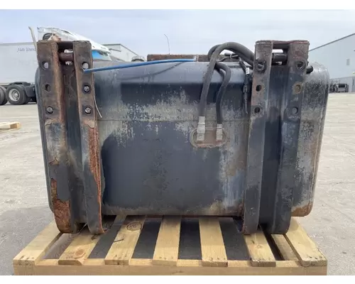 STERLING L7500 Fuel Tank