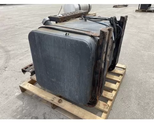 STERLING L7500 Fuel Tank