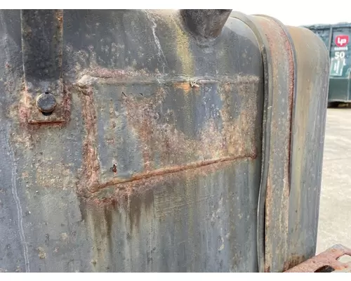 STERLING L7500 Fuel Tank