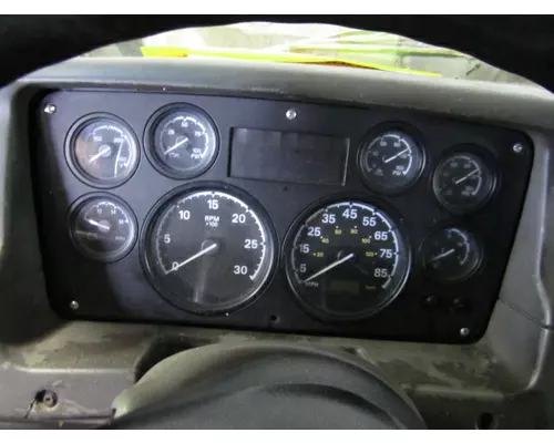 STERLING L7500 GAUGE CLUSTER