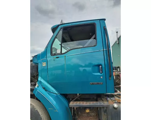 STERLING L7501 Cab