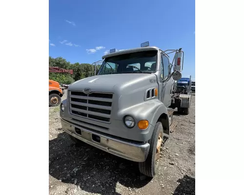 STERLING L7501 Complete Vehicle