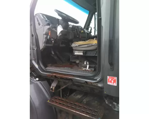 STERLING L8500 CAB